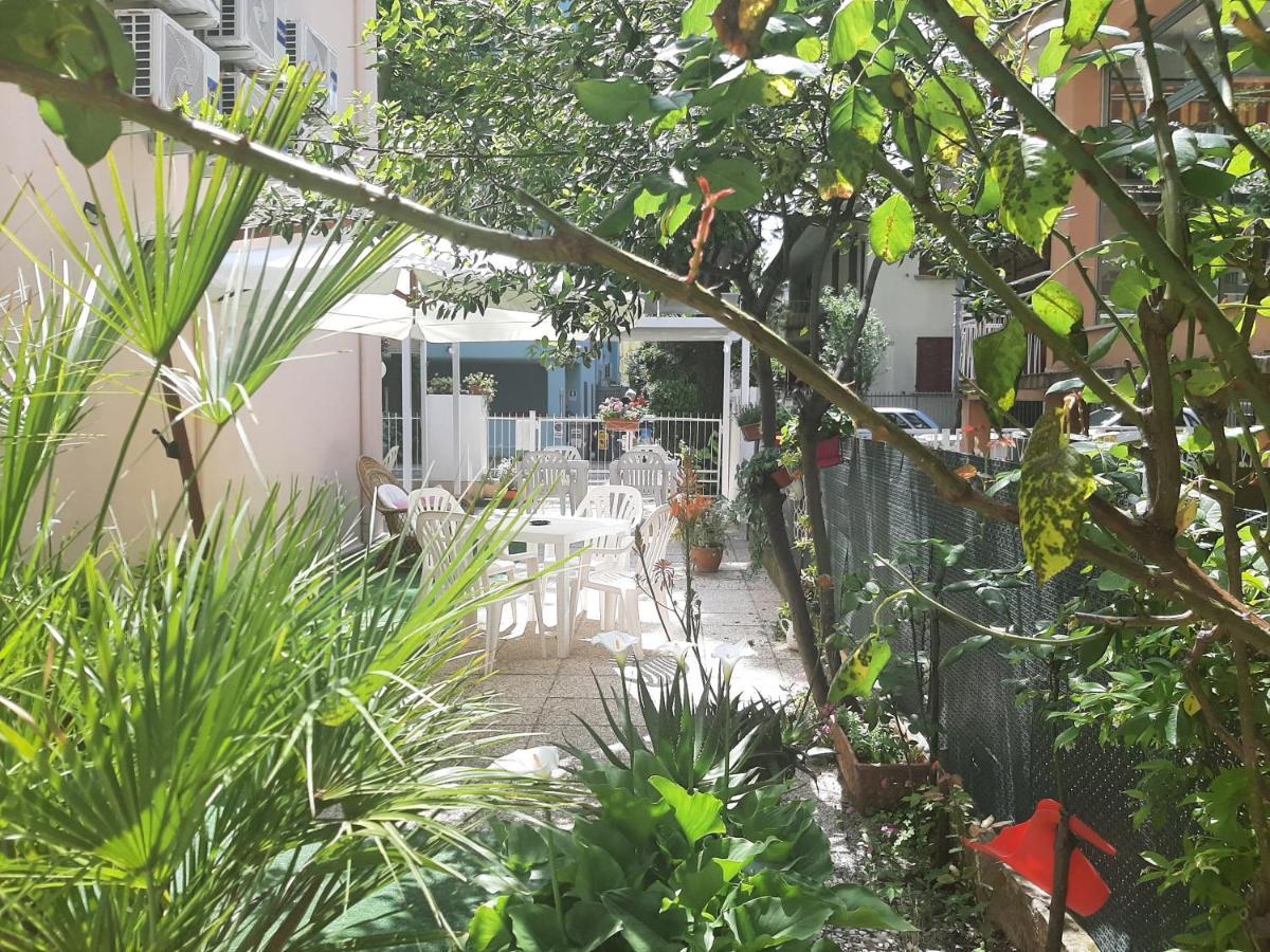 Hotel Amalfi 리미니 외부 사진